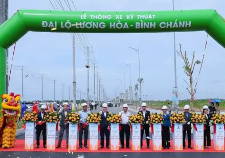 Thông xe đại lộ 4,5 km kết nối TP HCM và Tây Ninh