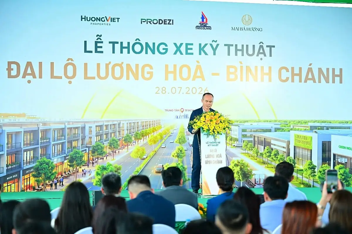 Đại diện Công ty Cổ phần Prodezi Long An tại sự kiện thông xe. Ảnh: Chủ đầu tư Prodezi và Tandoland