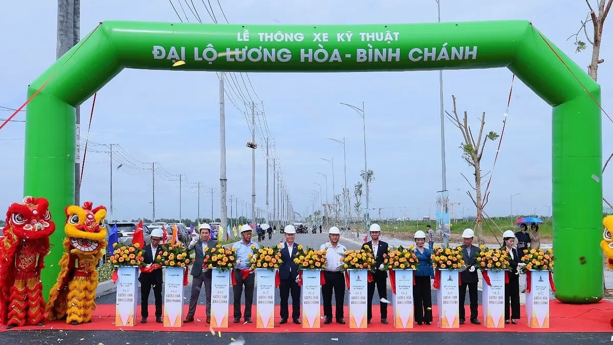 Thông xe đại lộ 4,5 km kết nối TP HCM và Tây Ninh